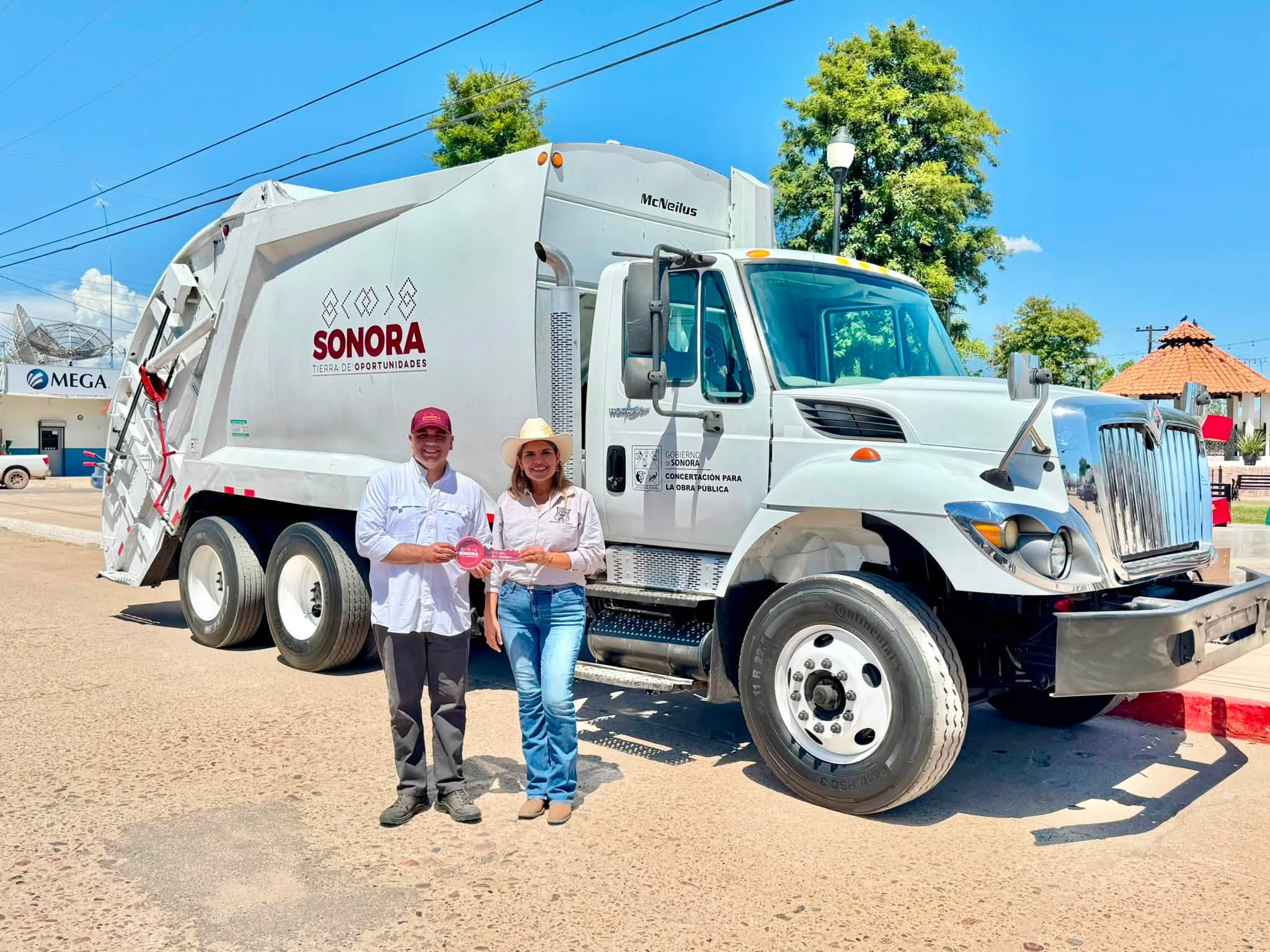 NUEVO VEHÍCULO RECOLECTOR DE BASURA