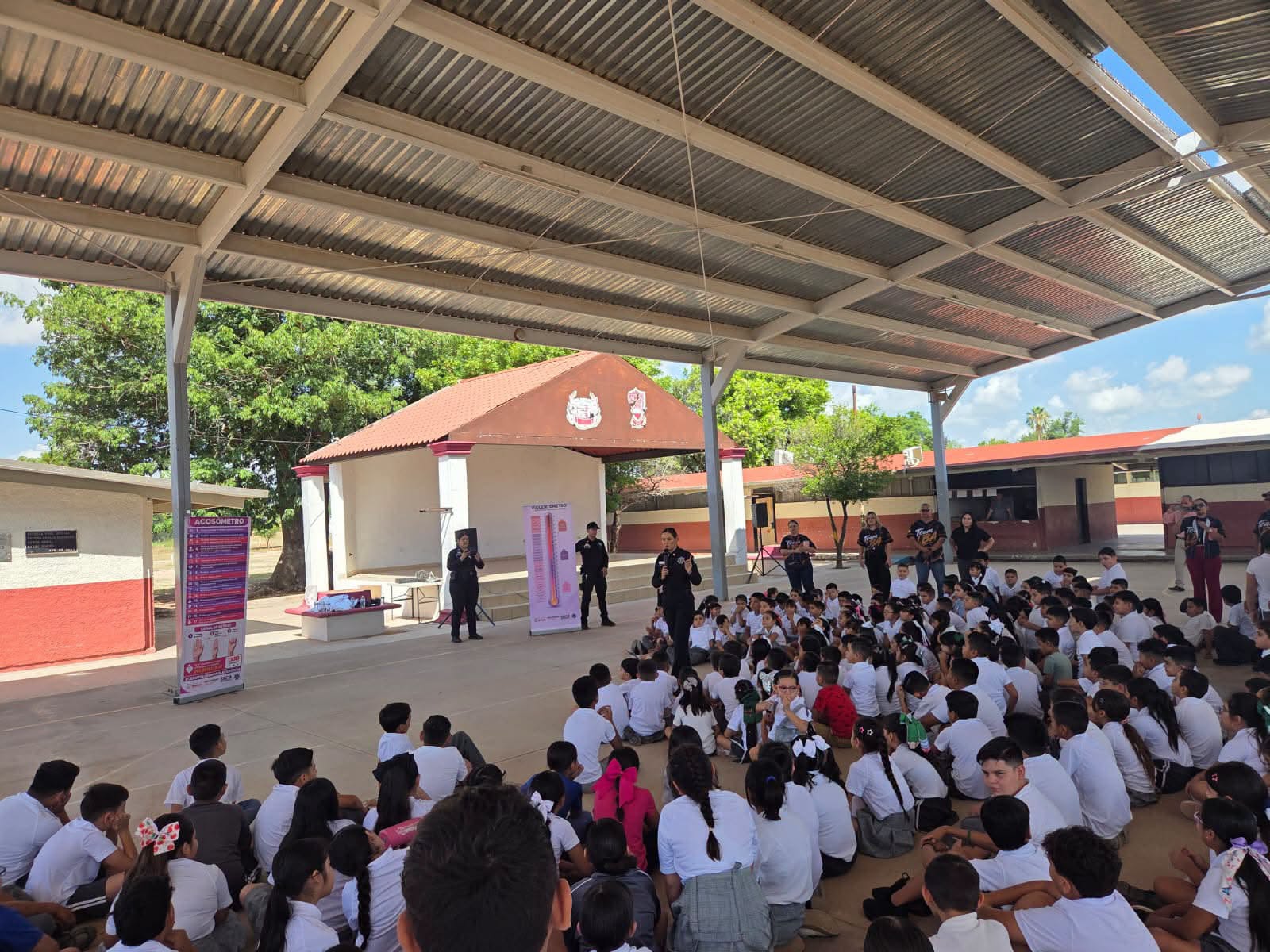 FORTALECEN LA PREVENCIÓN Y SEGURIDAD DE ESTUDIANTES EN ESCUELAS DE CARBÓ
