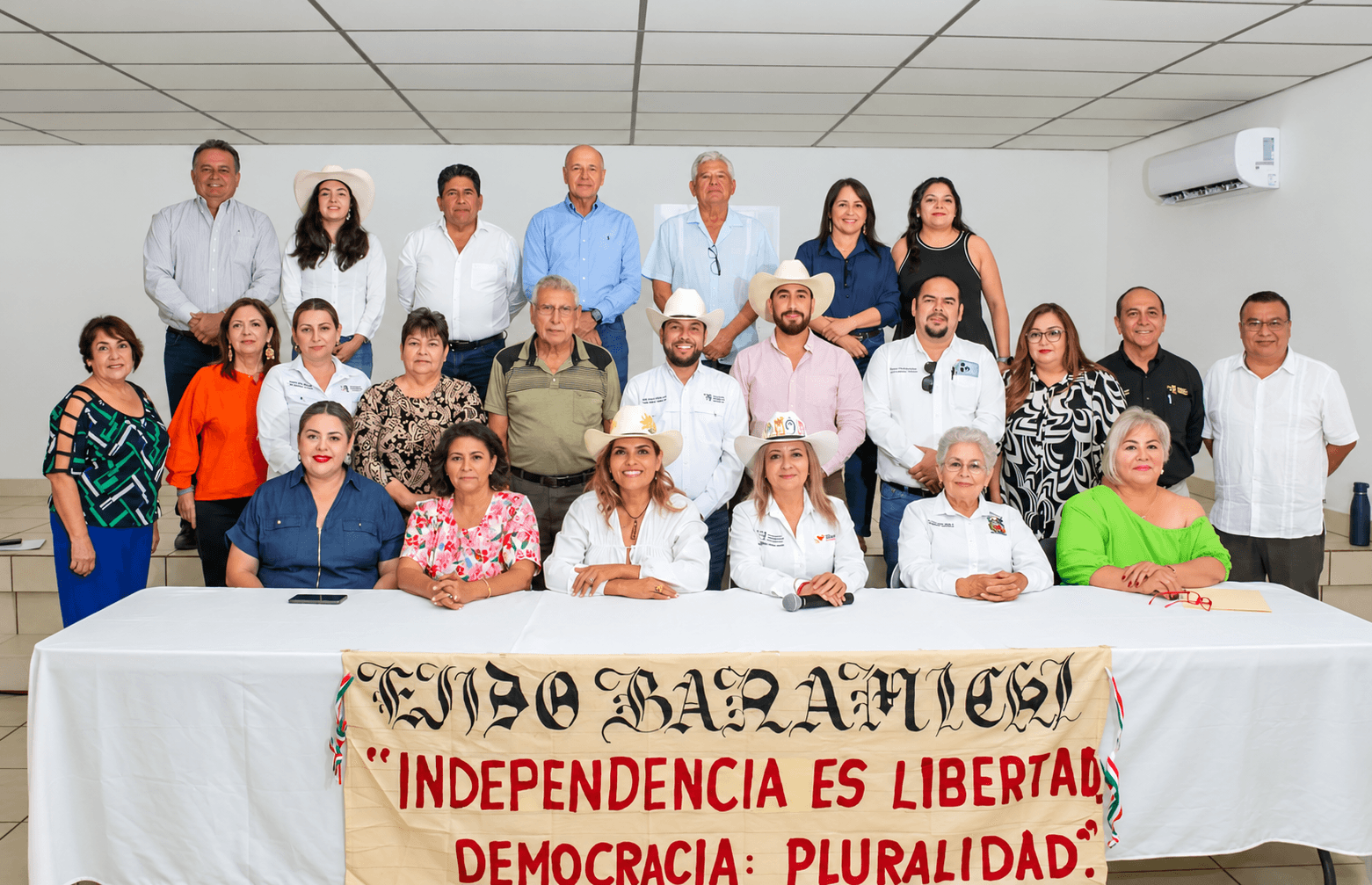 CARBÓ PRESENTE EN REUNIÓN DE CRONISTAS DE SONORA